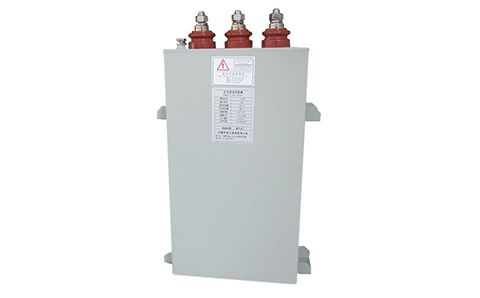 電容器在直流穩(wěn)態(tài)電路中可有電流通過？