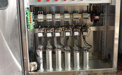 低壓電力電容器爆炸的原因是什么？